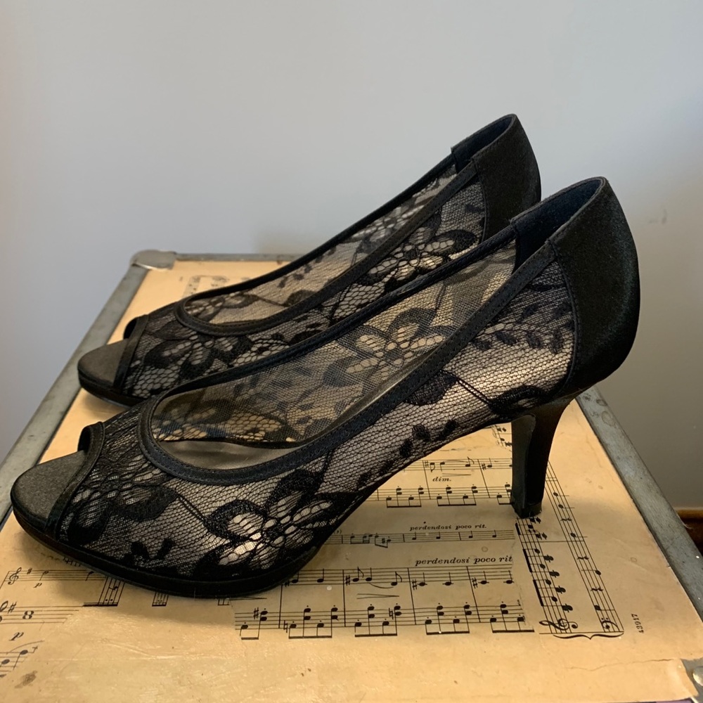 Kelly & Katie black lace high heels